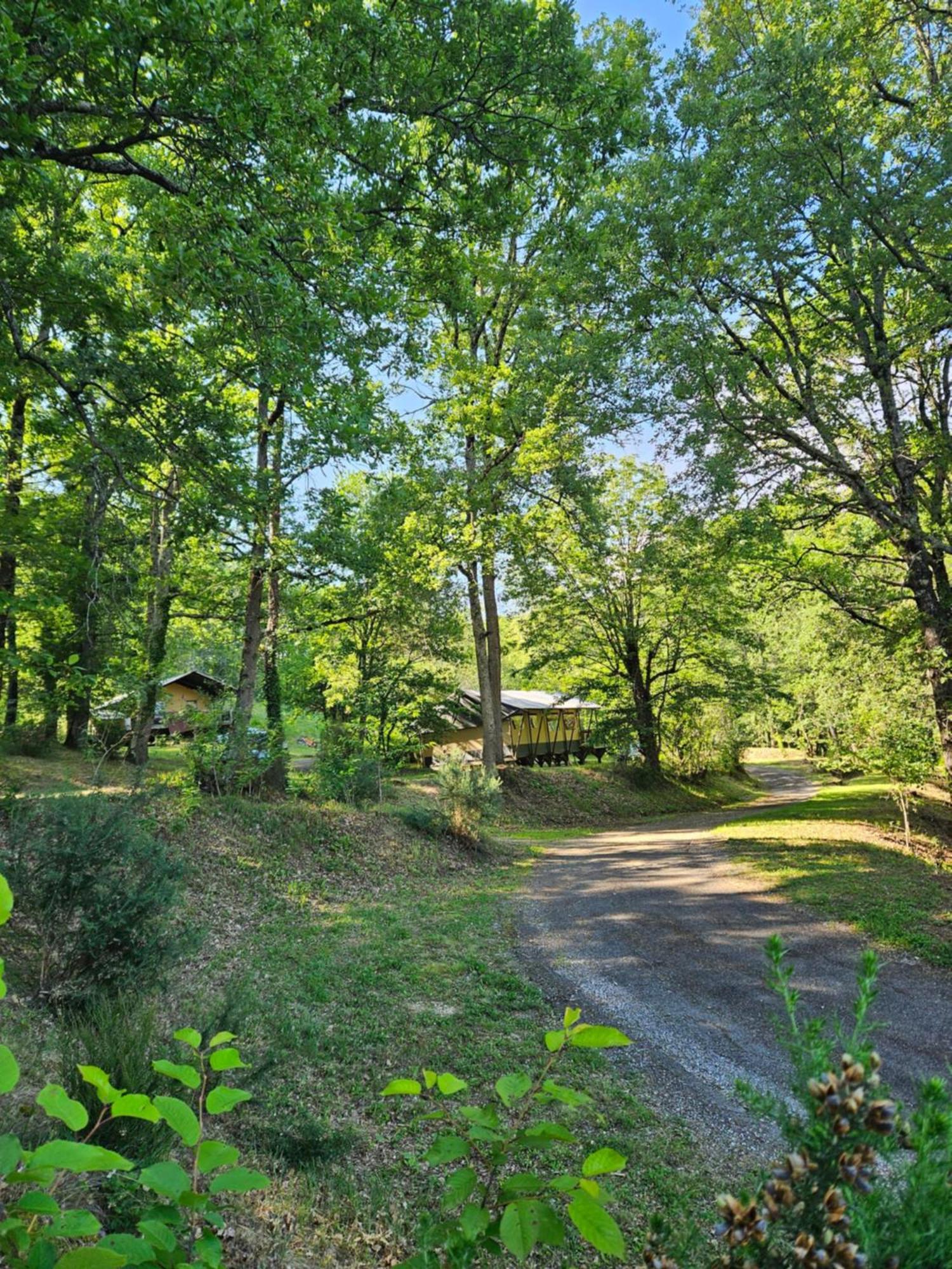 Camping La Serre Aigues-Vives  Экстерьер фото