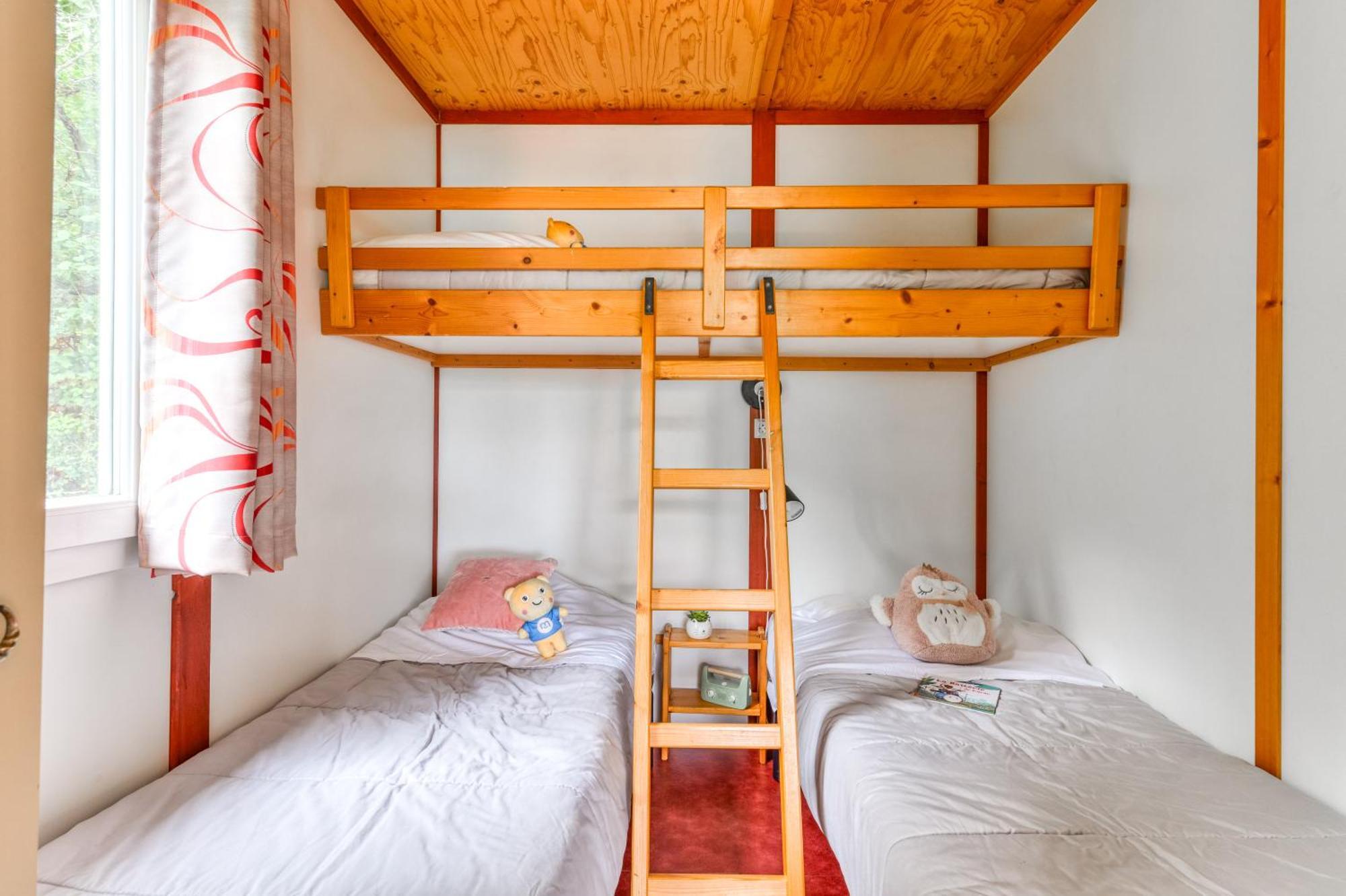 Camping La Serre Aigues-Vives  Экстерьер фото